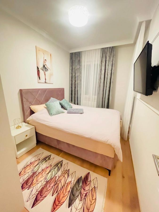 Stan Na Dan "Apartman Purple" Apartamento Banja Luka Exterior foto